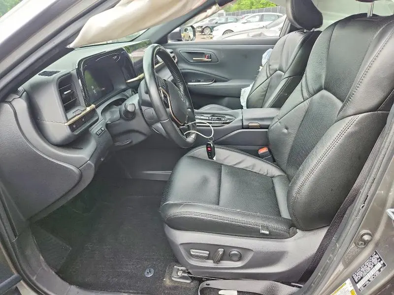 2024 TOYOTA CROWN XLE  