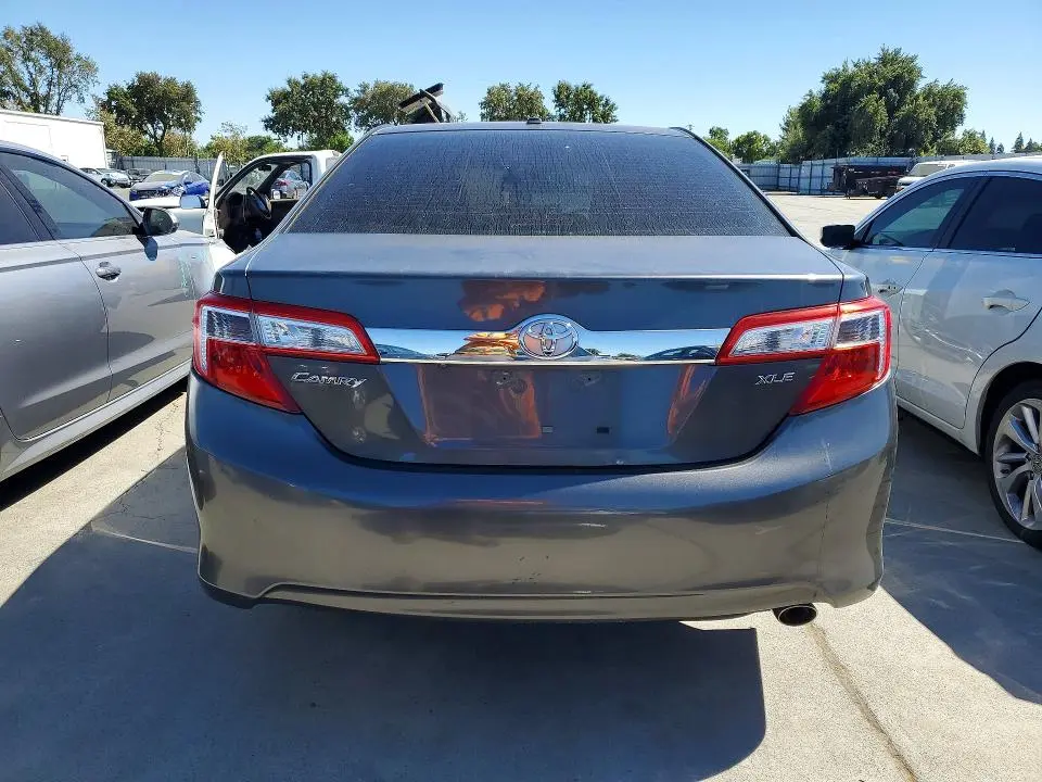 2013 TOYOTA CAMRY XLE  