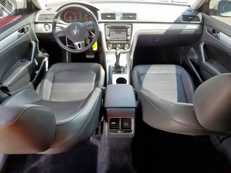 2013 VOLKSWAGEN PASSAT SE  