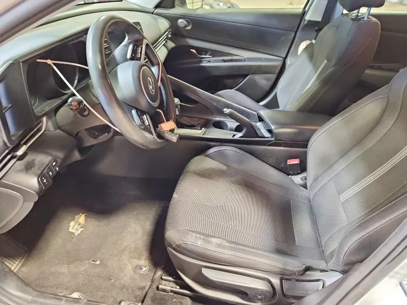 2021 HYUNDAI ELANTRA SE  