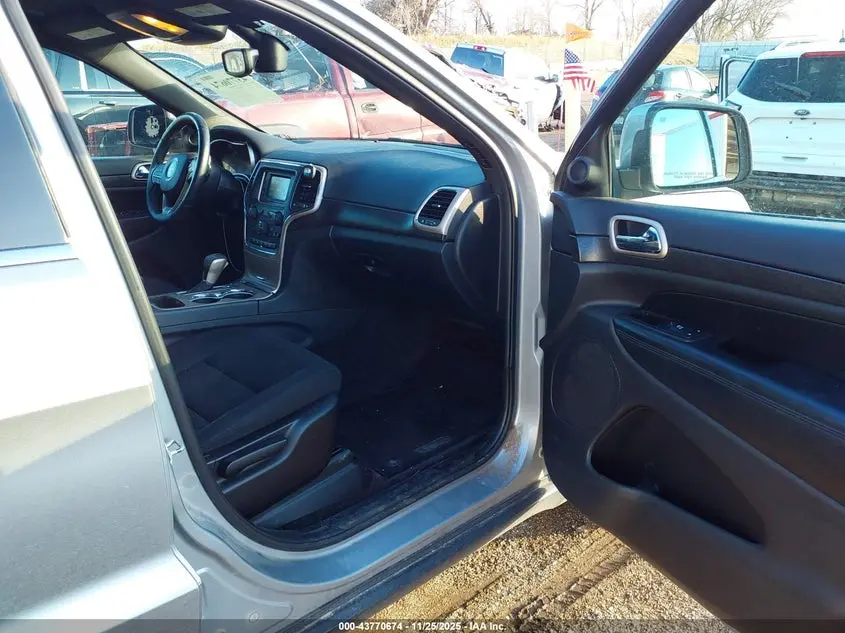 2017 JEEP GRAND CHEROKEE LAREDO 4X4