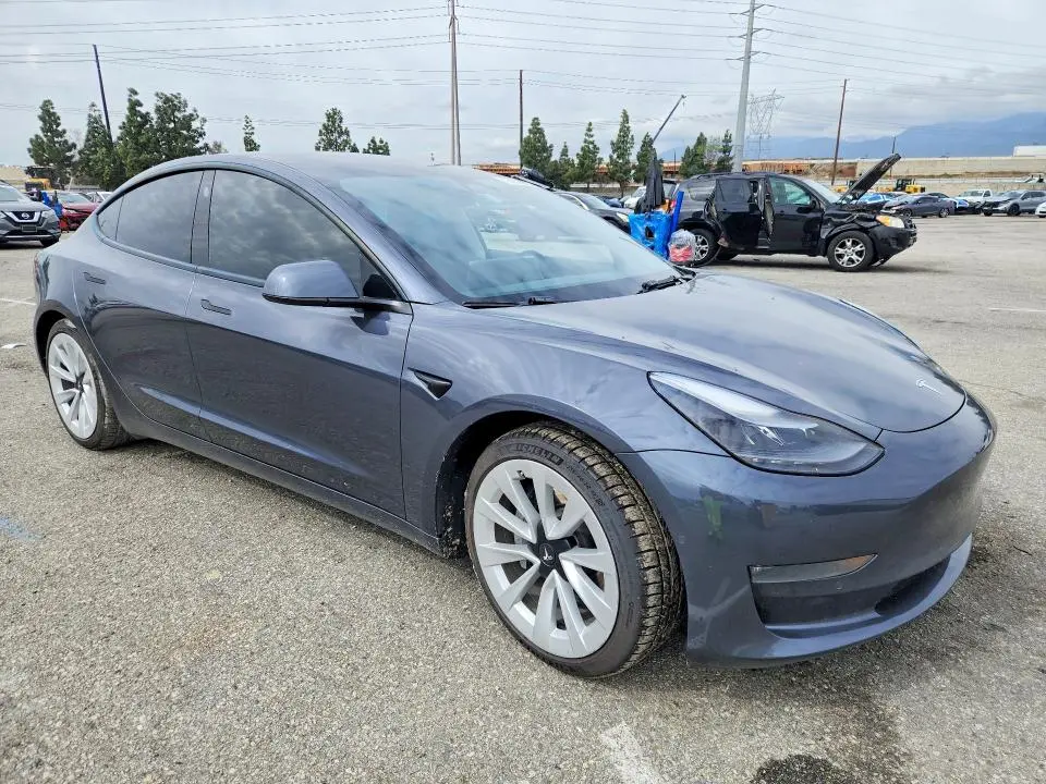2022 TESLA MODEL 3   