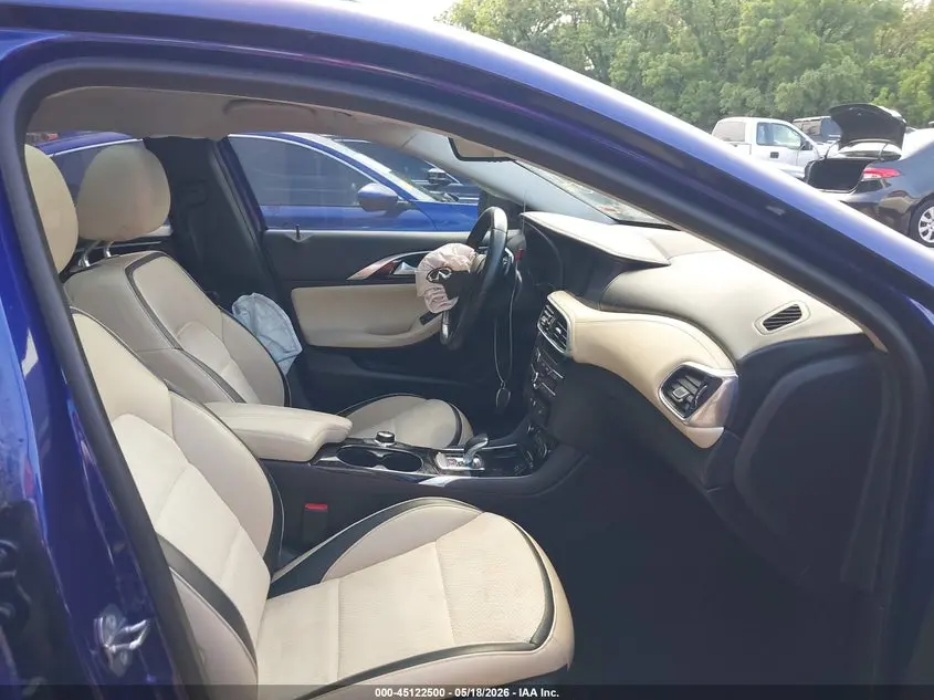 2019 INFINITI QX30 LUXE