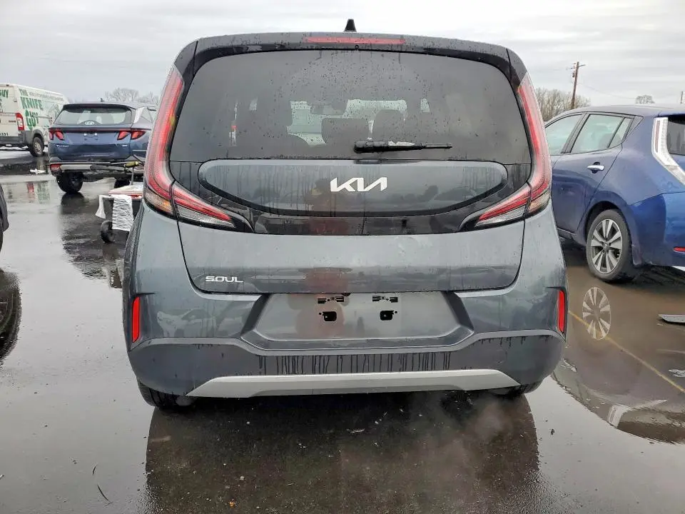 2025 KIA SOUL LX  