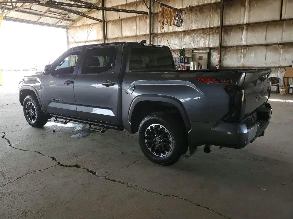 2025 TOYOTA TUNDRA SR5  