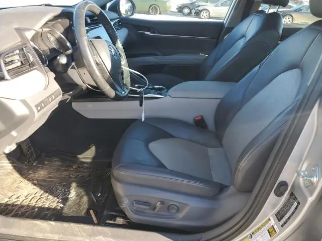 2020 TOYOTA CAMRY XLE  