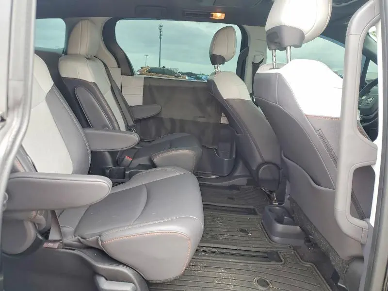 2023 TOYOTA SIENNA XSE 7-PASSENGER  