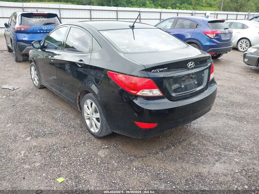 2013 HYUNDAI ACCENT GLS