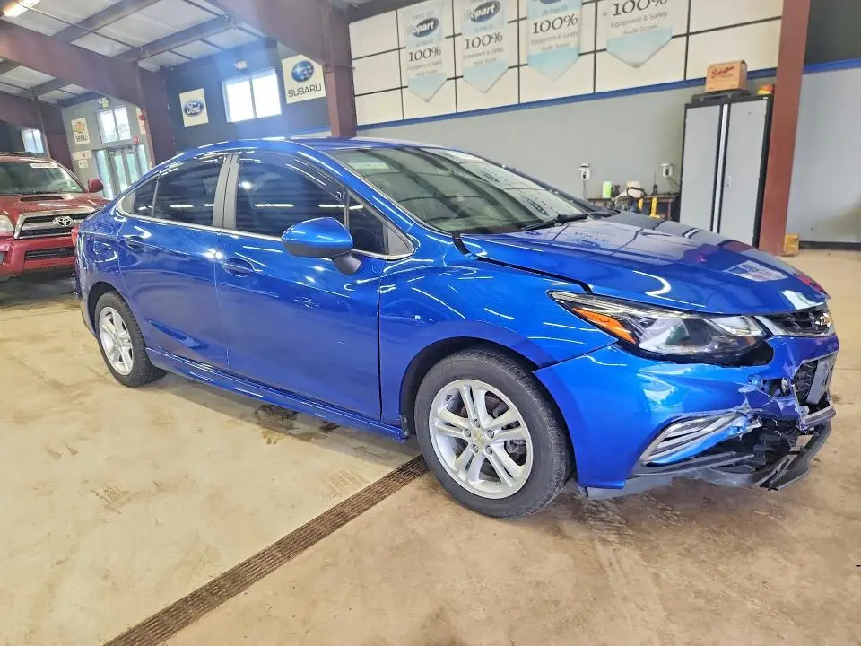 2017 CHEVROLET CRUZE LT  