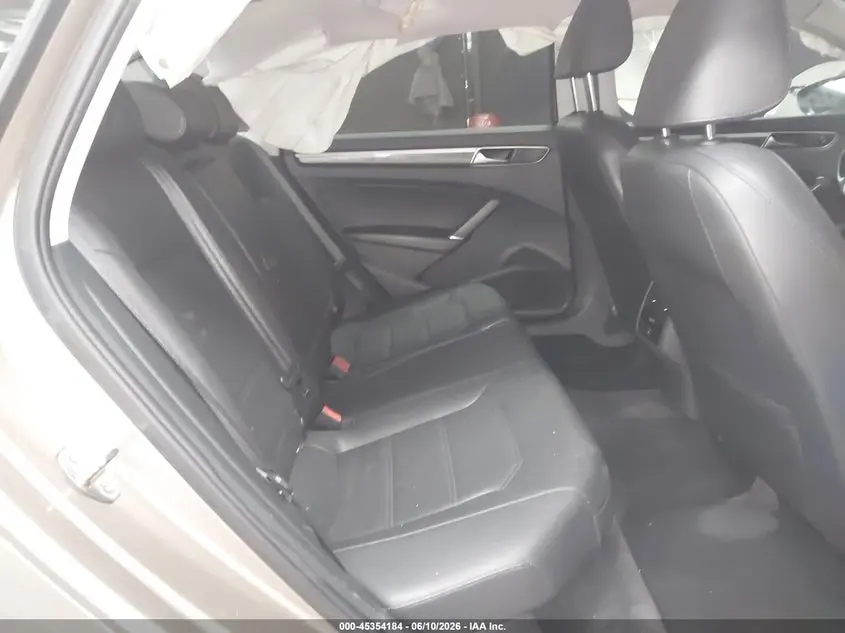 2016 VOLKSWAGEN PASSAT 1.8T SE