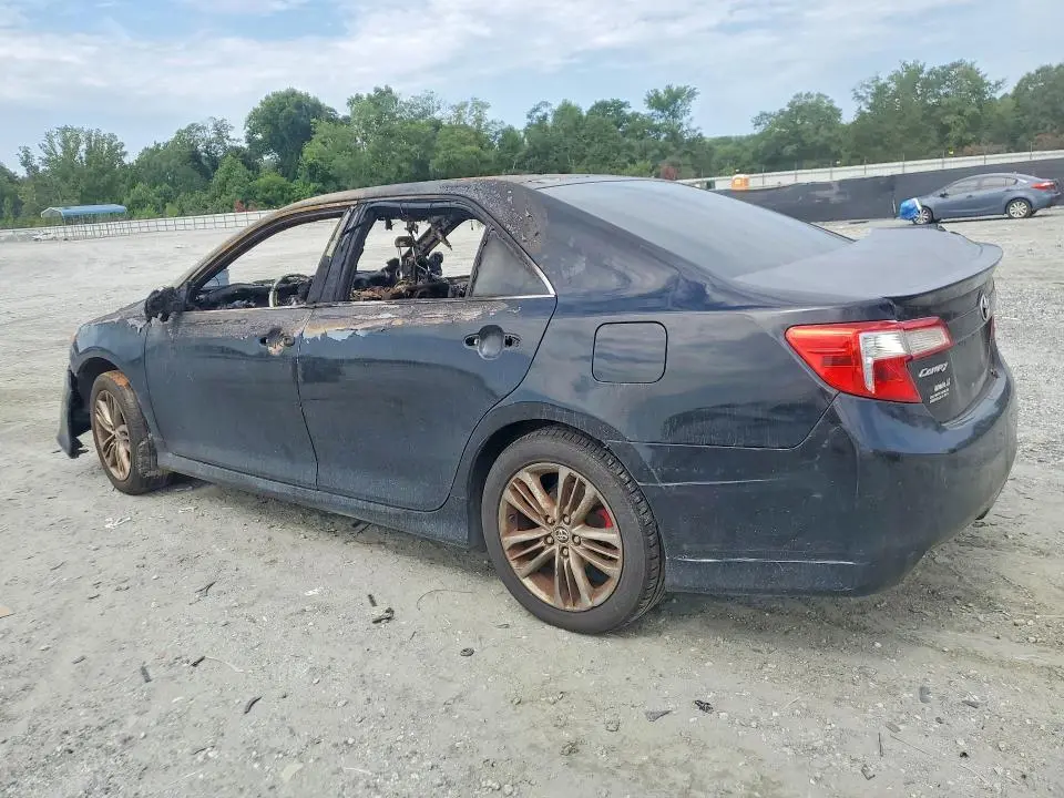 2013 TOYOTA CAMRY SE  