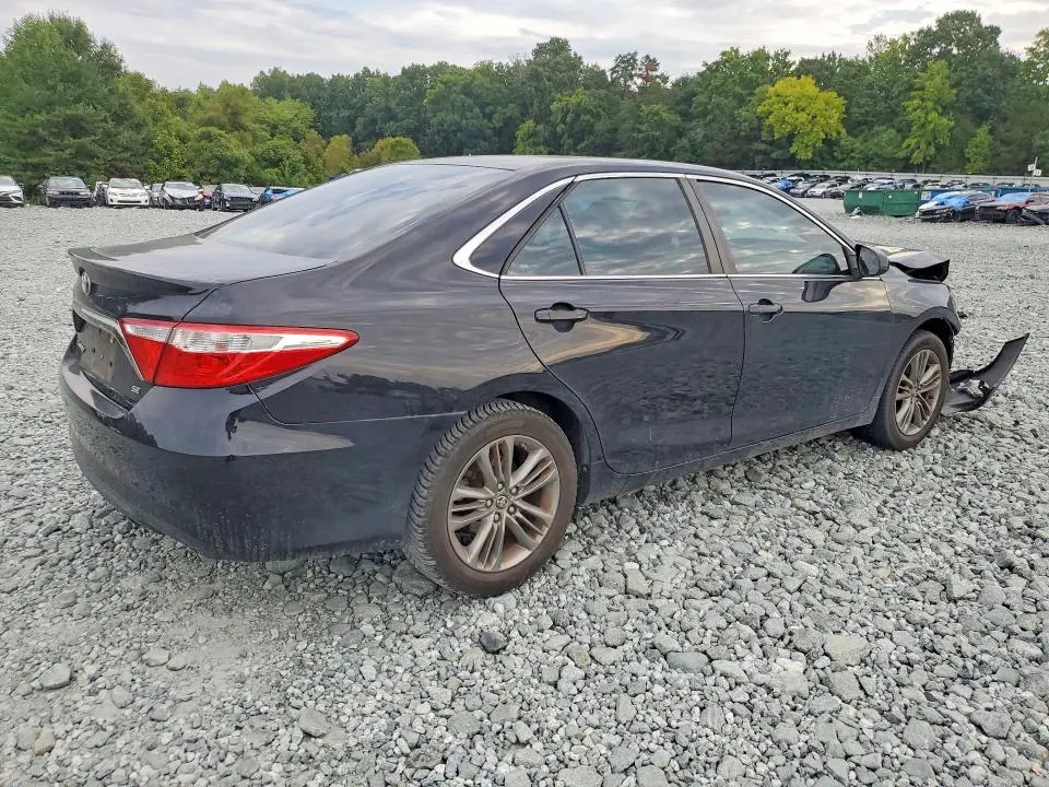 2016 TOYOTA CAMRY SE  