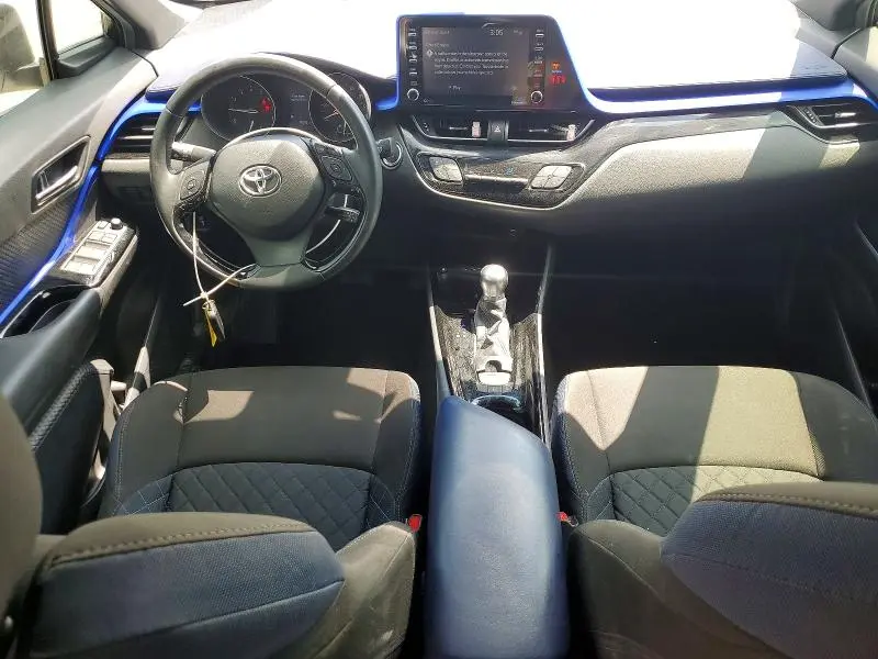 2020 TOYOTA C-HR XLE  