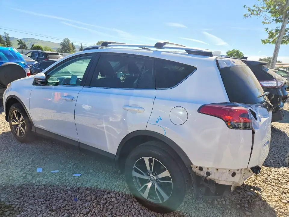 2016 TOYOTA RAV4 XLE  