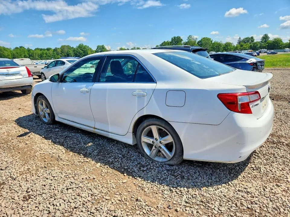 2012 TOYOTA CAMRY SE  