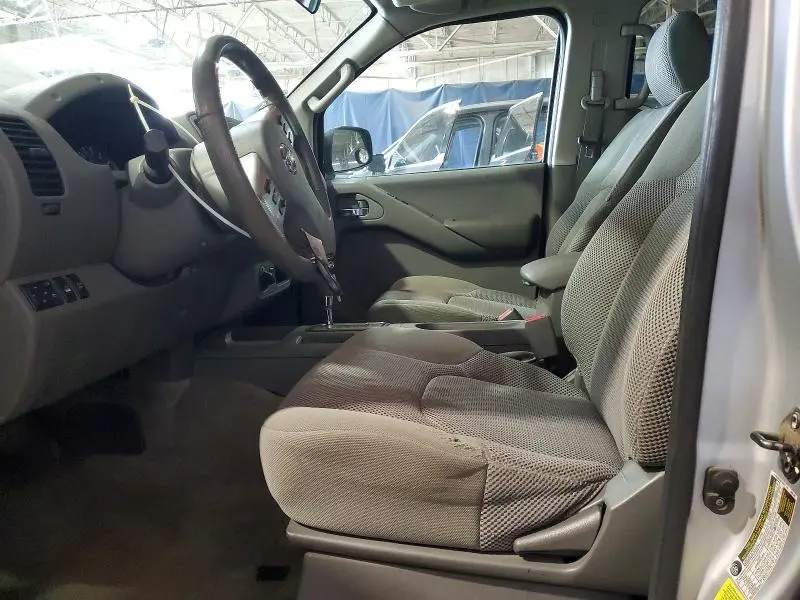 2013 NISSAN FRONTIER S  