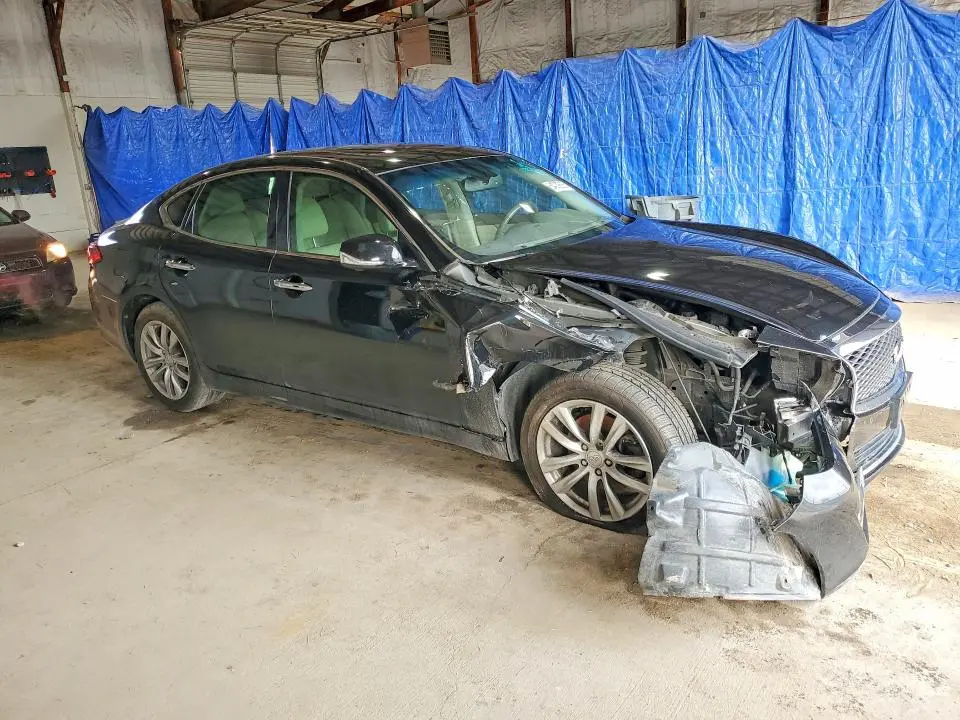 2015 INFINITI Q70 3.7  