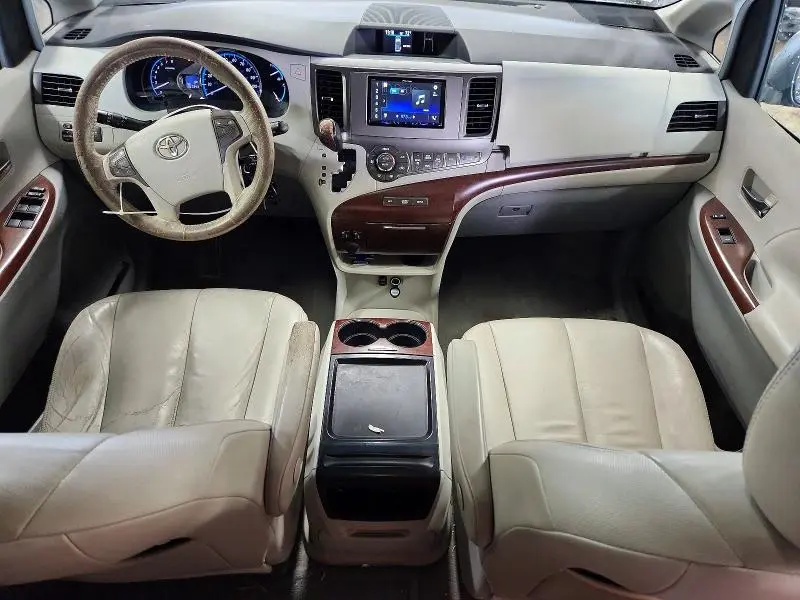 2011 TOYOTA SIENNA XLE 8-PASSENGER  