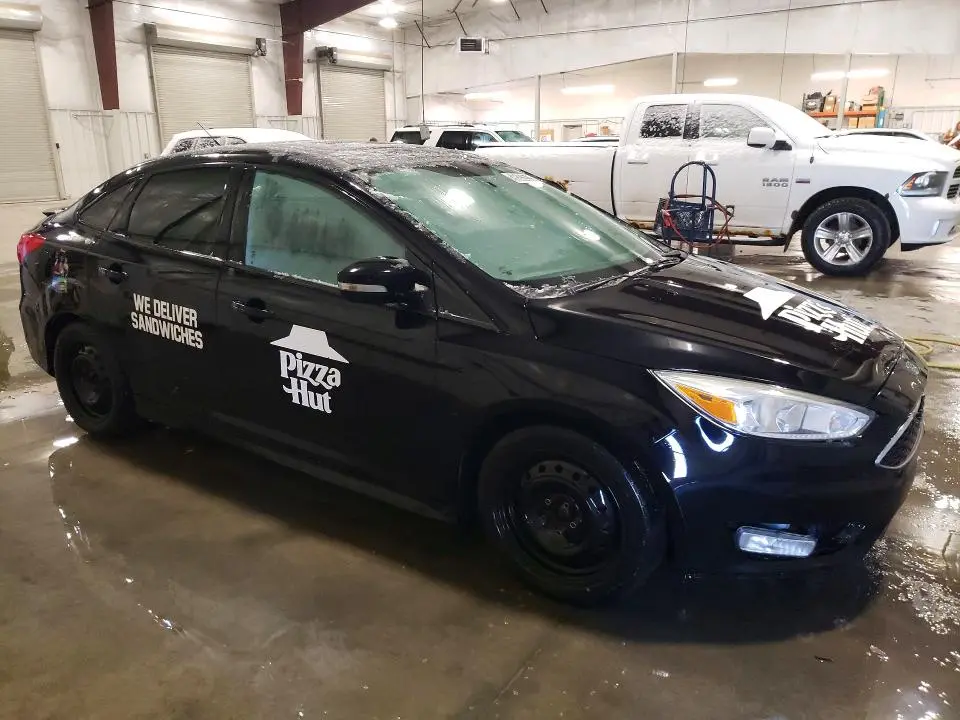 2016 FORD FOCUS SE  