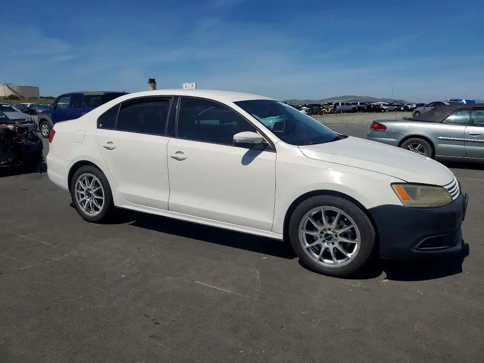 2012 VOLKSWAGEN JETTA SE  