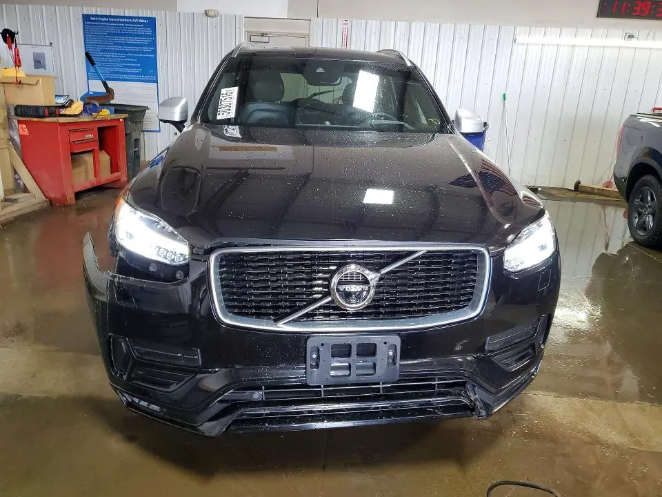 2017 VOLVO XC90 T6  