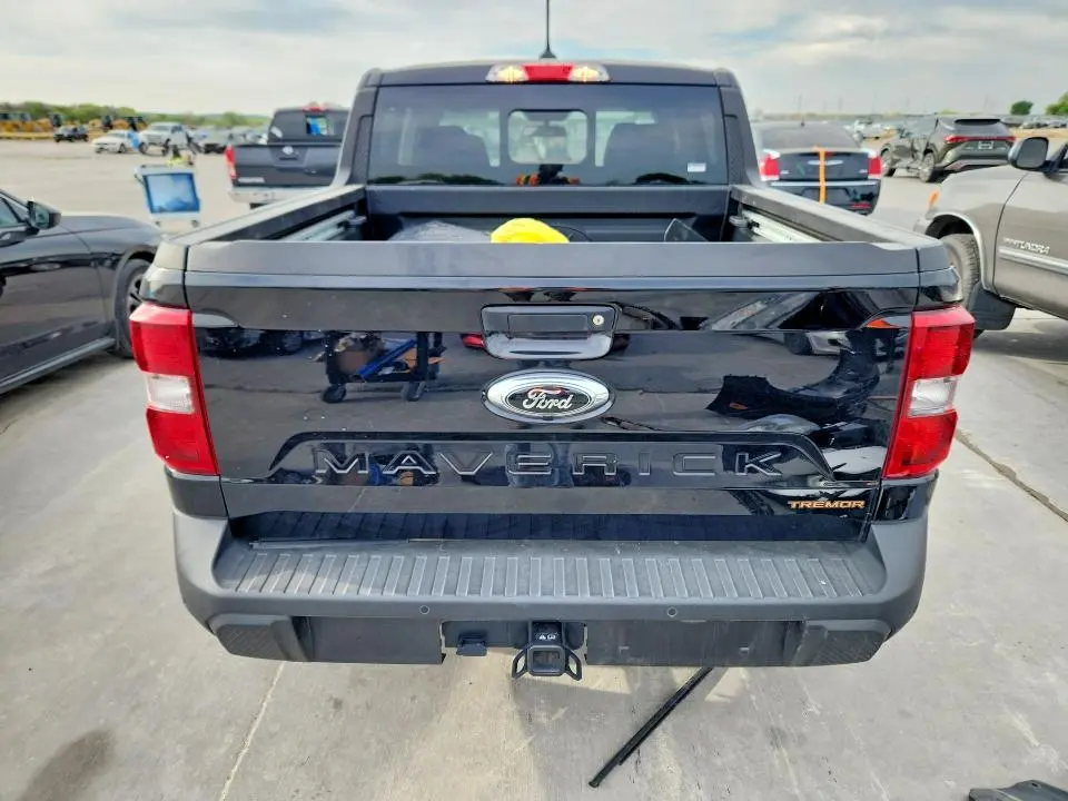 2024 FORD MAVERICK LARIAT TREMOR  