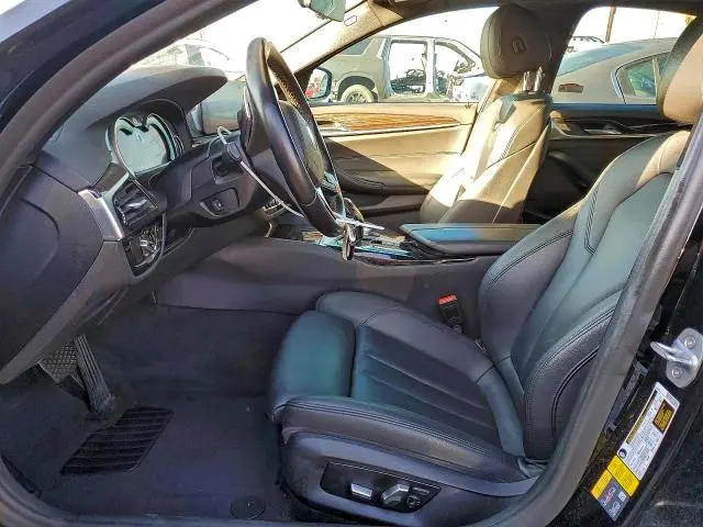 2019 BMW 530E   