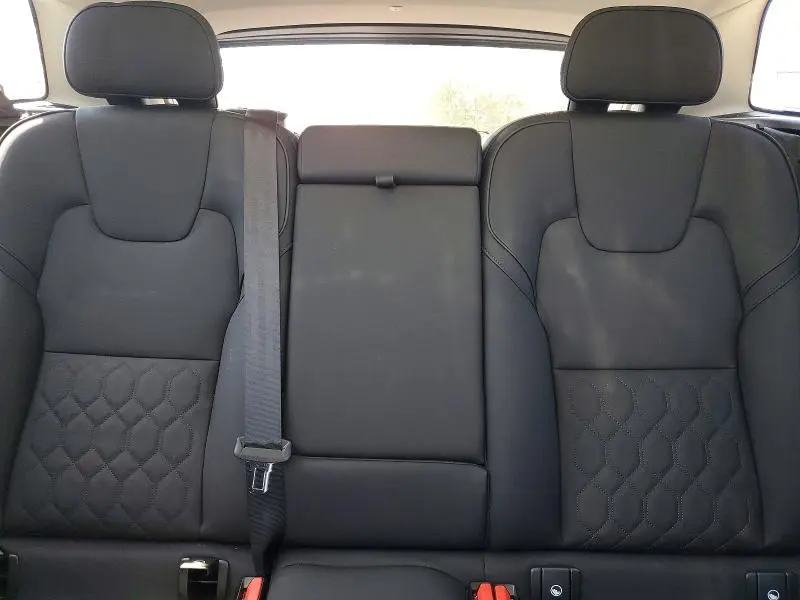 2026 VOLVO XC60 PLUS  