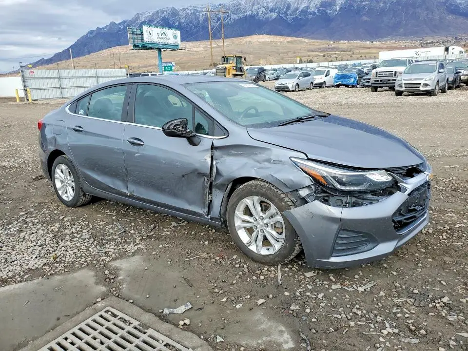 2019 CHEVROLET CRUZE LT  