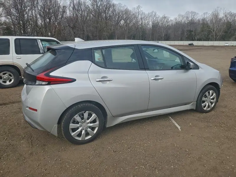 2023 NISSAN LEAF S  