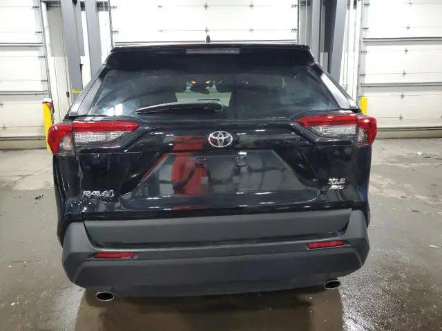 2021 TOYOTA RAV4 XLE  