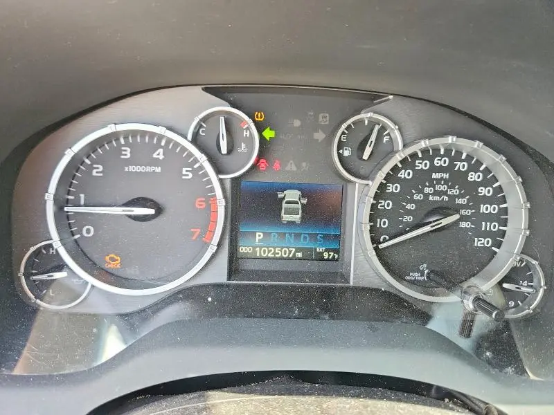 2017 TOYOTA TUNDRA SR5  