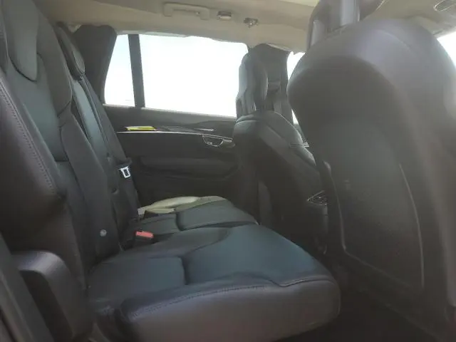 2017 VOLVO XC90 T6  