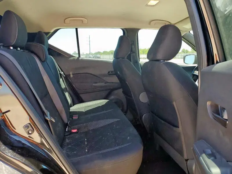 2019 NISSAN KICKS S  