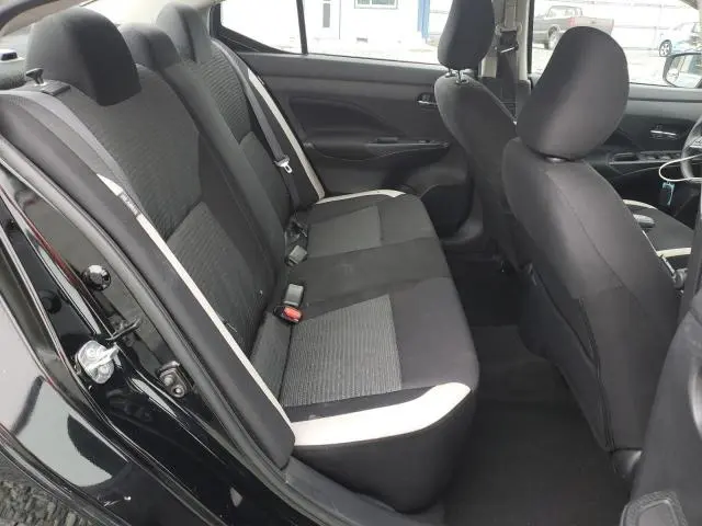 2022 NISSAN VERSA SV  