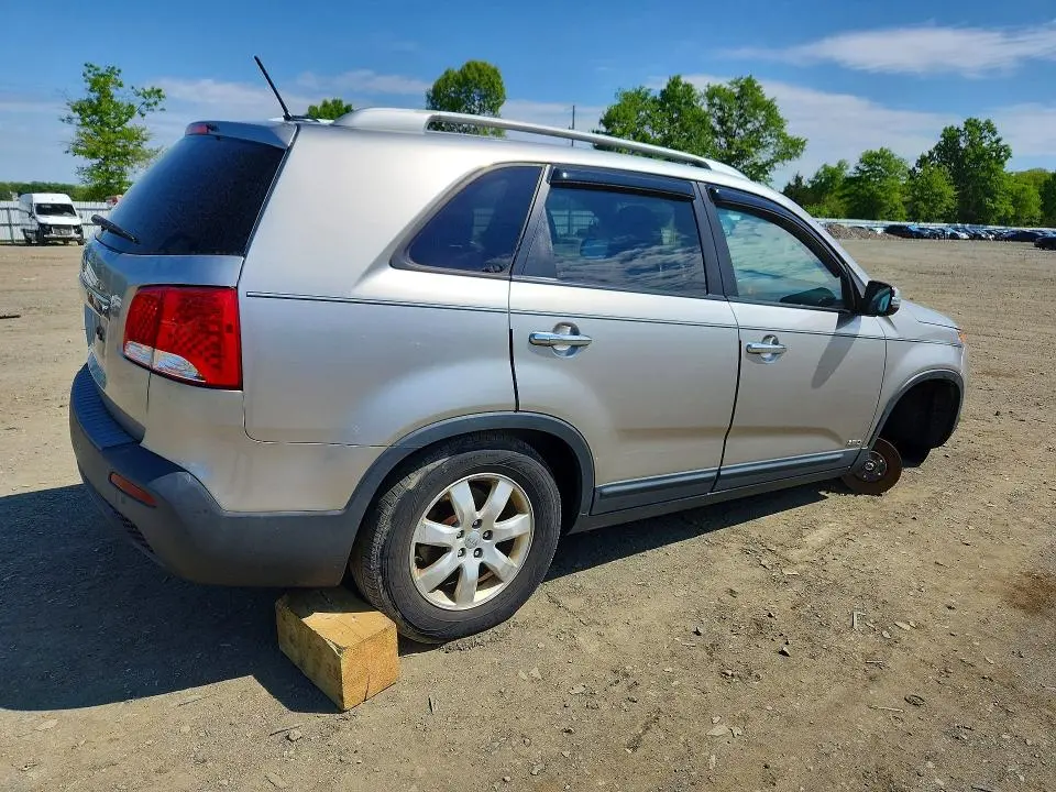 2013 KIA SORENTO LX  