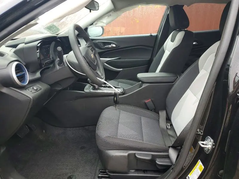 2025 CHEVROLET TRAX LS  