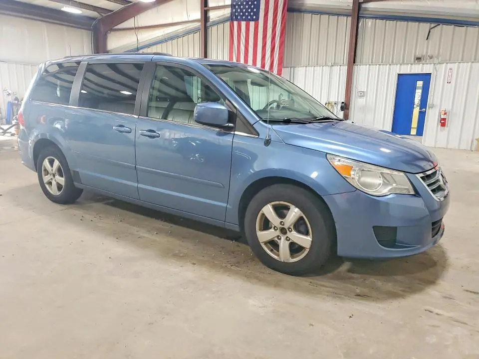 2011 VOLKSWAGEN ROUTAN SE  