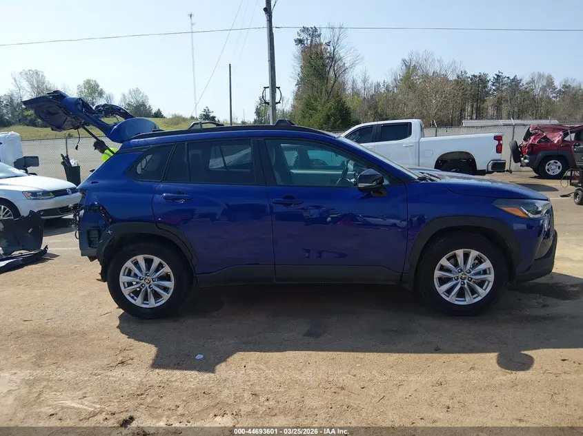 2025 TOYOTA COROLLA CROSS LE