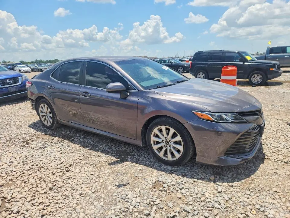 2018 TOYOTA CAMRY LE  