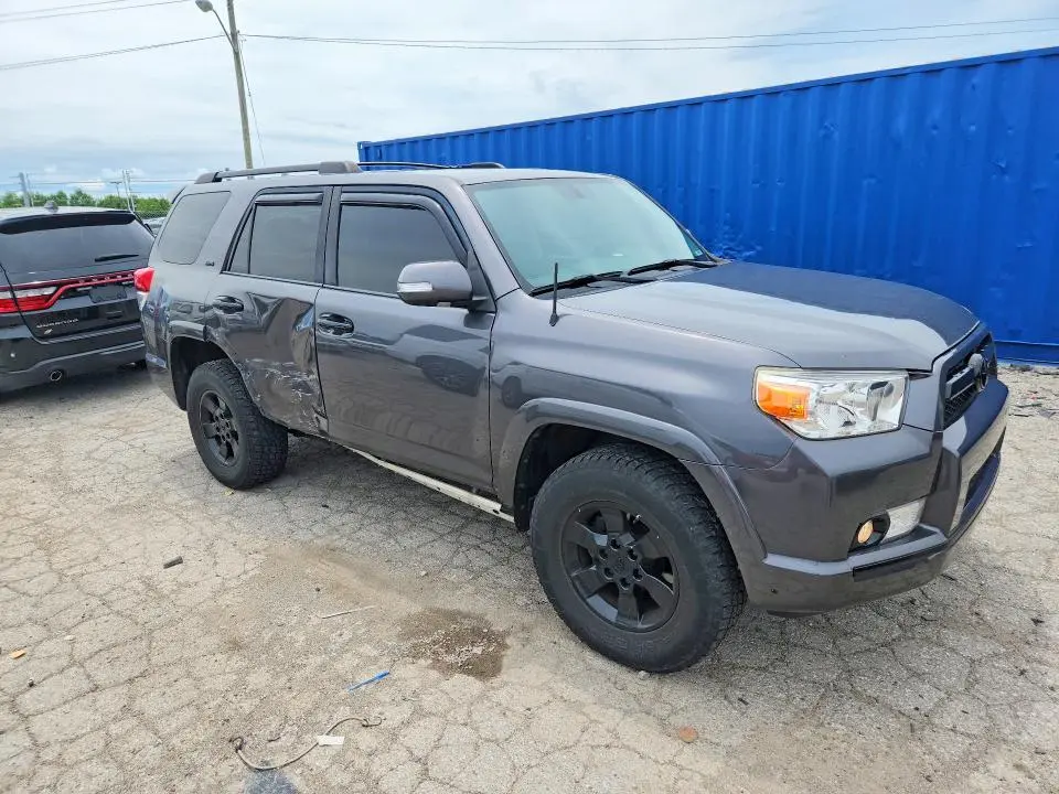 2010 TOYOTA 4RUNNER SR5  