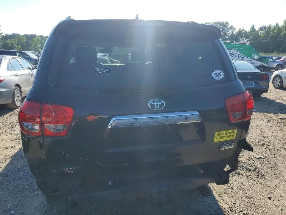 2011 TOYOTA SEQUOIA PLATINUM  