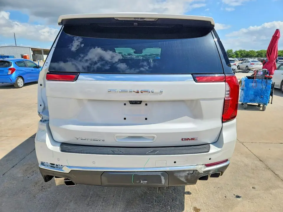 2025 GMC YUKON DENALI  