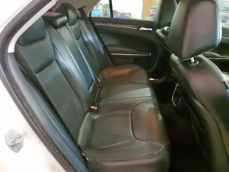 2016 CHRYSLER 300 LIMITED  