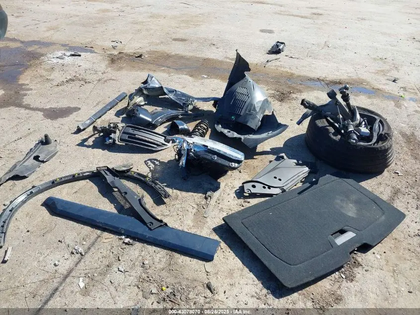 2022 VOLVO XC90 T6 MOMENTUM 6 PASSENGER