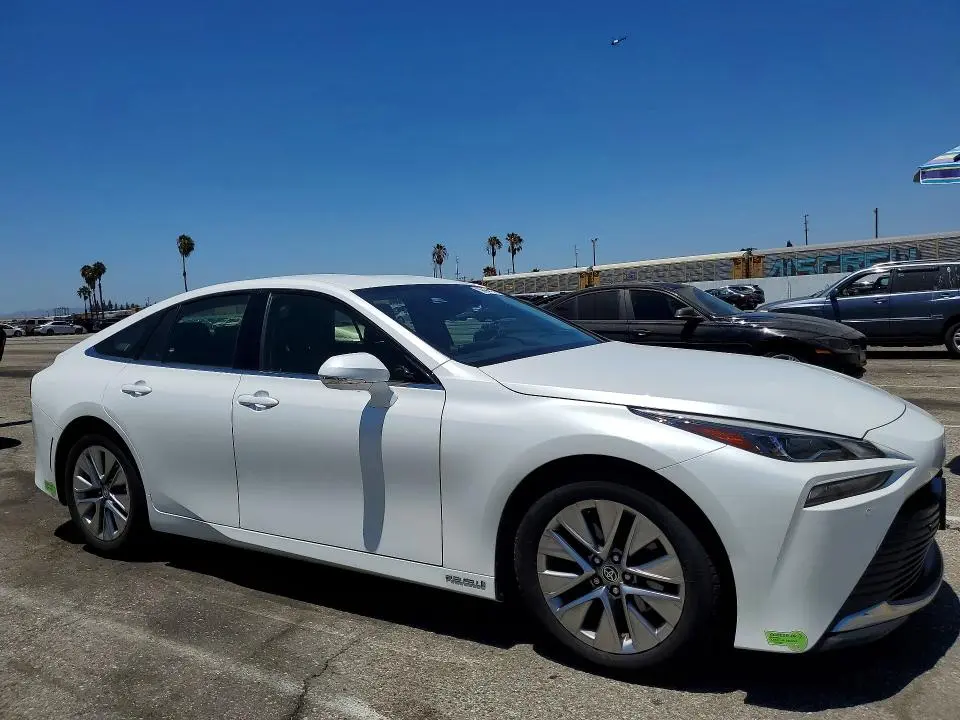 2022 TOYOTA MIRAI XLE  