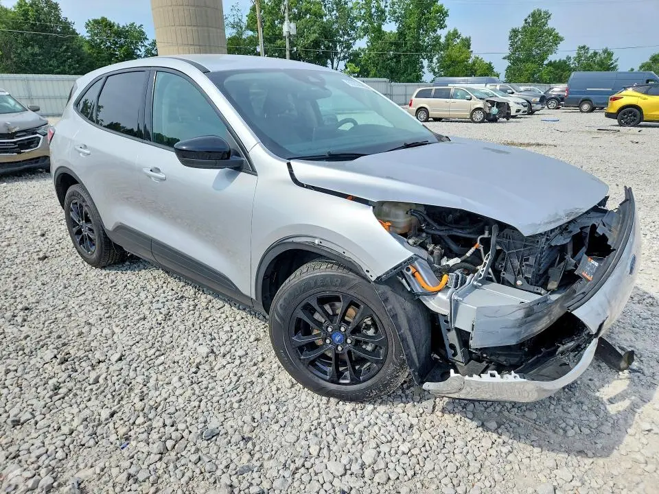 2020 FORD ESCAPE SE SPORT  