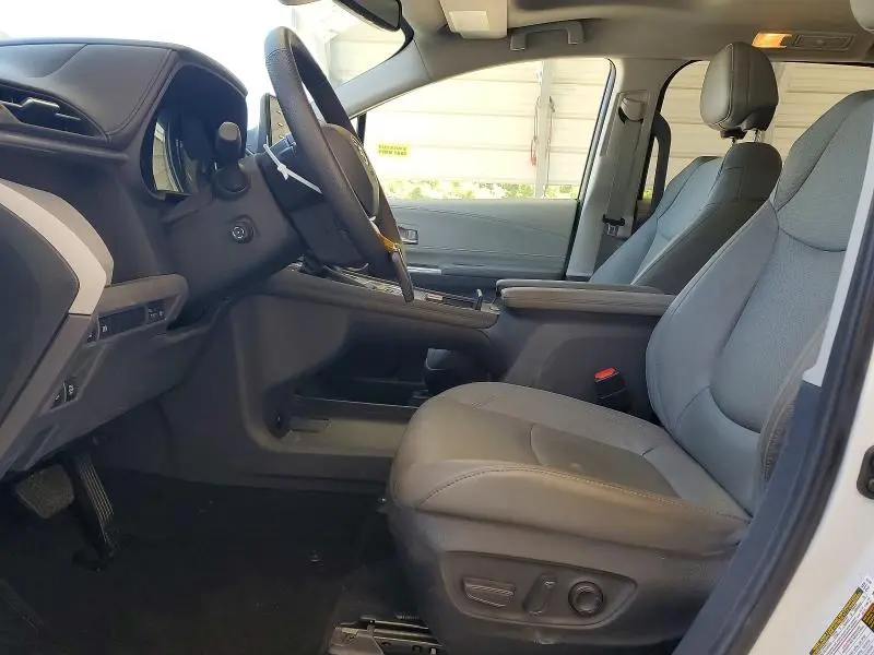 2024 TOYOTA SIENNA LIMITED 7-PASSENGER  