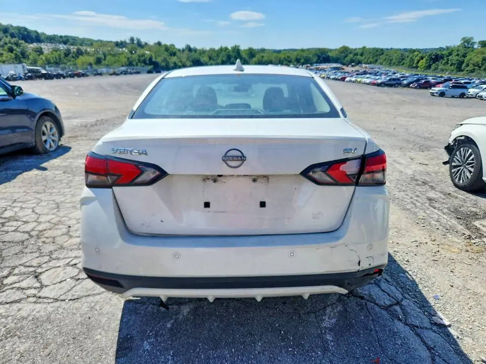 2024 NISSAN VERSA SV  