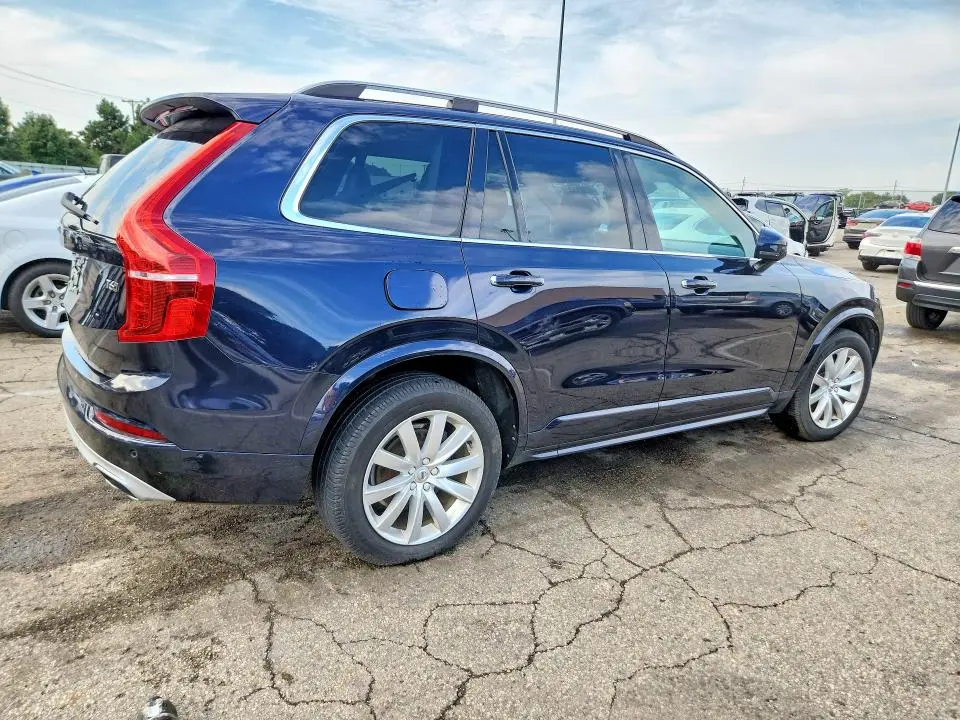 2016 VOLVO XC90 T6  
